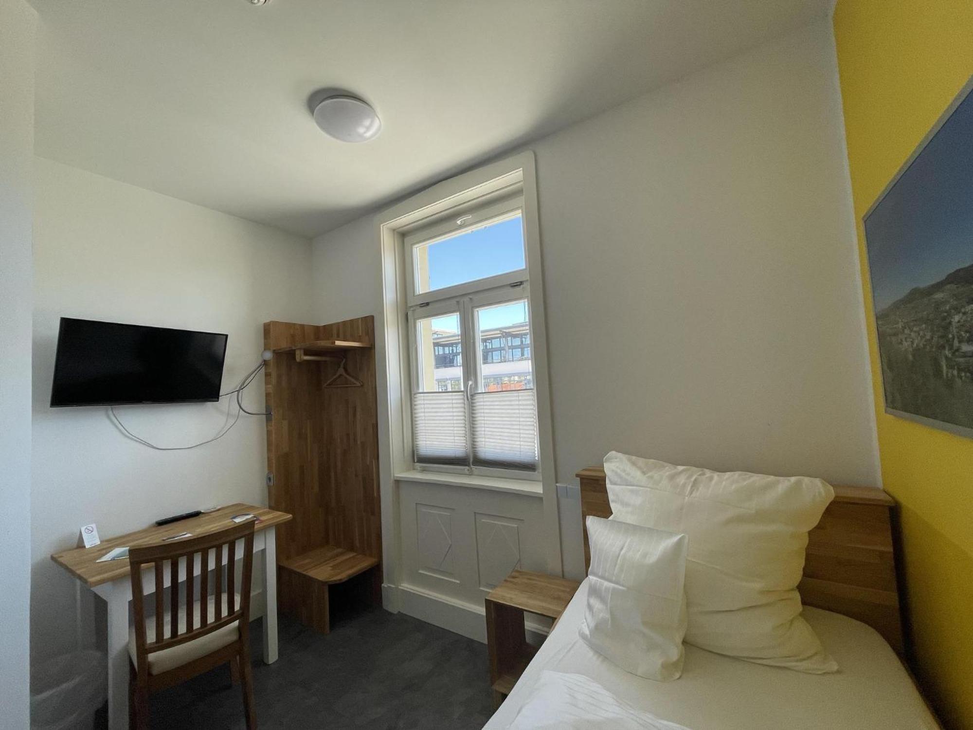 Hotel Bahnhof Balingen Oda fotoğraf