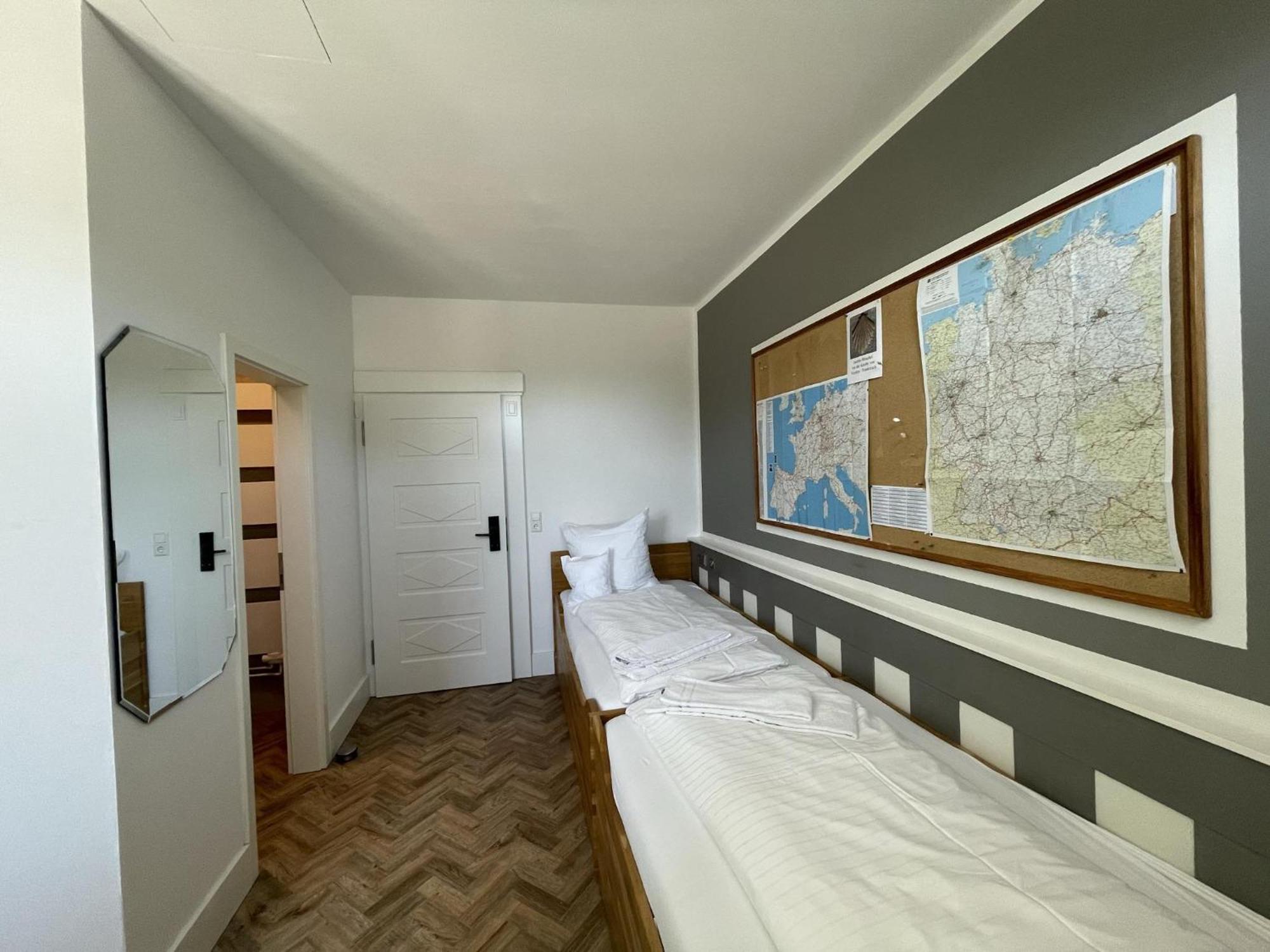 Hotel Bahnhof Balingen Oda fotoğraf