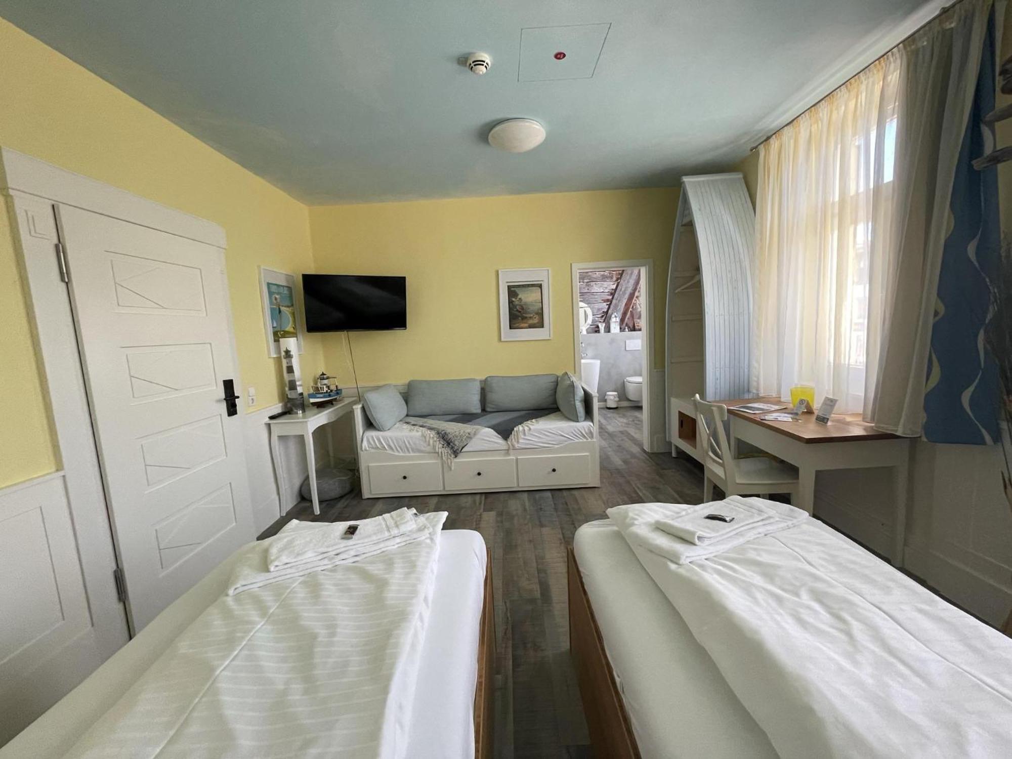 Hotel Bahnhof Balingen Oda fotoğraf